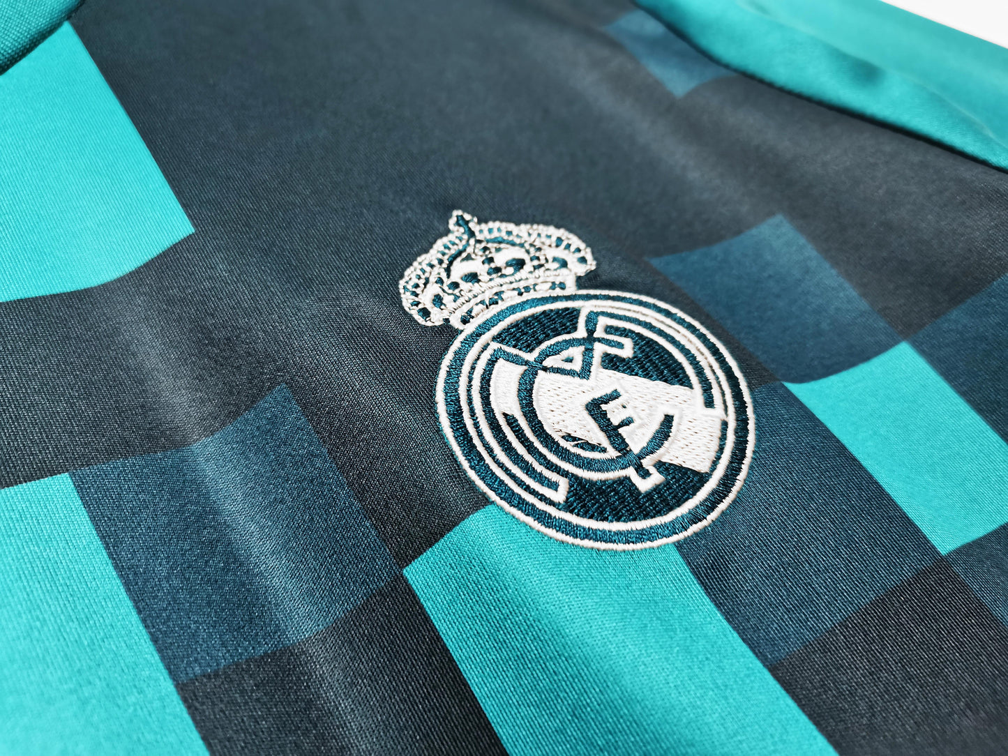 Real Madrid 2017-2018 Long Sleeve Away Kit