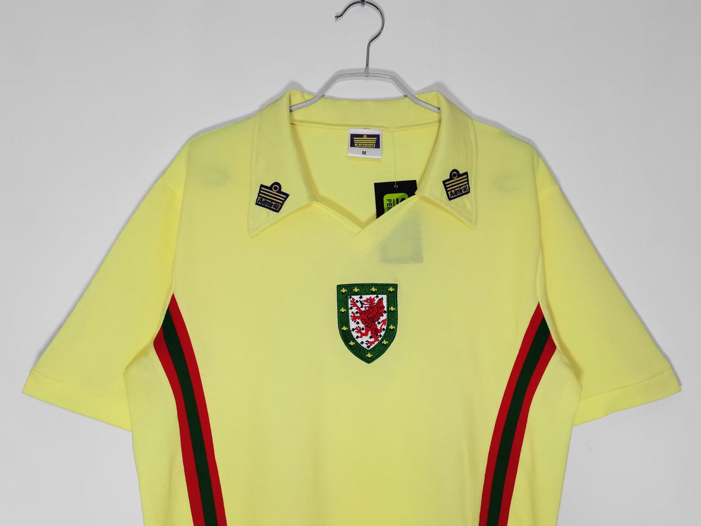 Wales 1976-1977 Away Kit