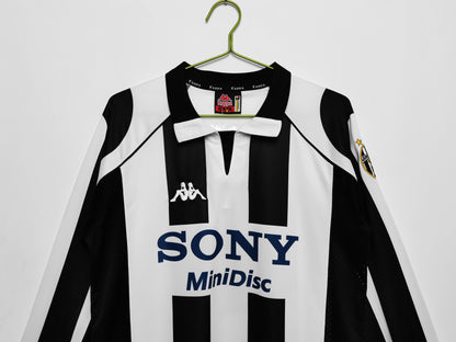 Juventus 1997-1998 Long Sleeve Home Kit