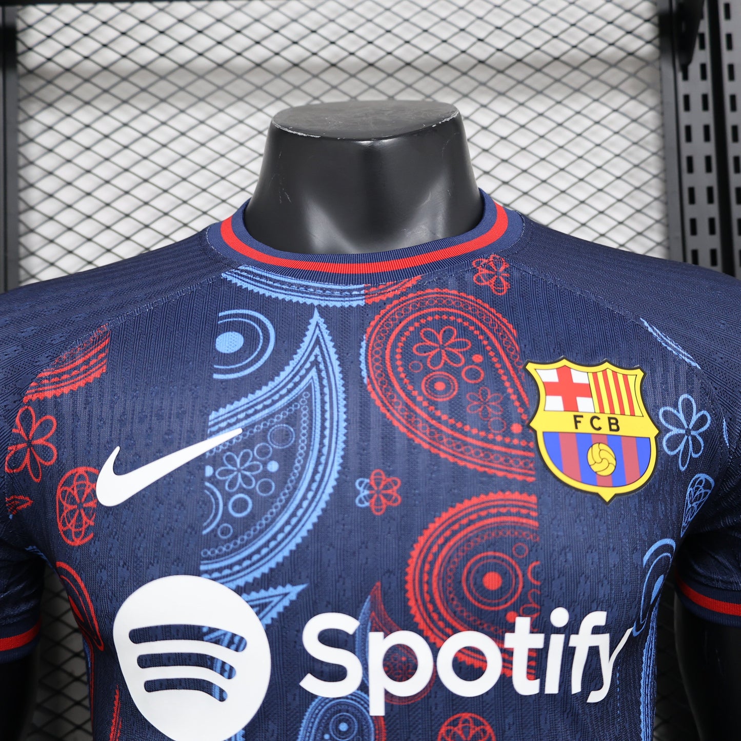 Barcelona "Midnight Tapestry" Special Kit