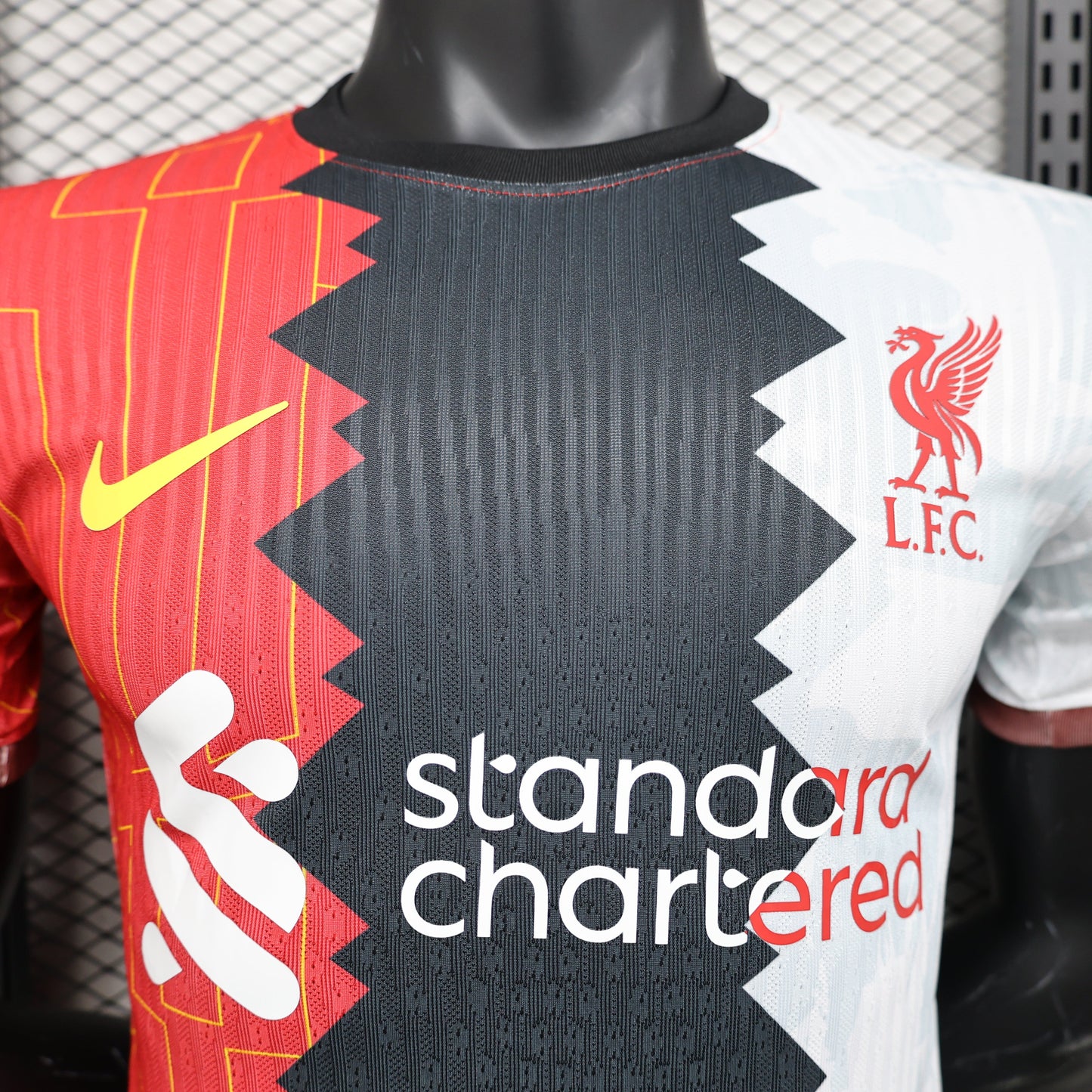 Liverpool "Tri-Color Blitz" Special Kit