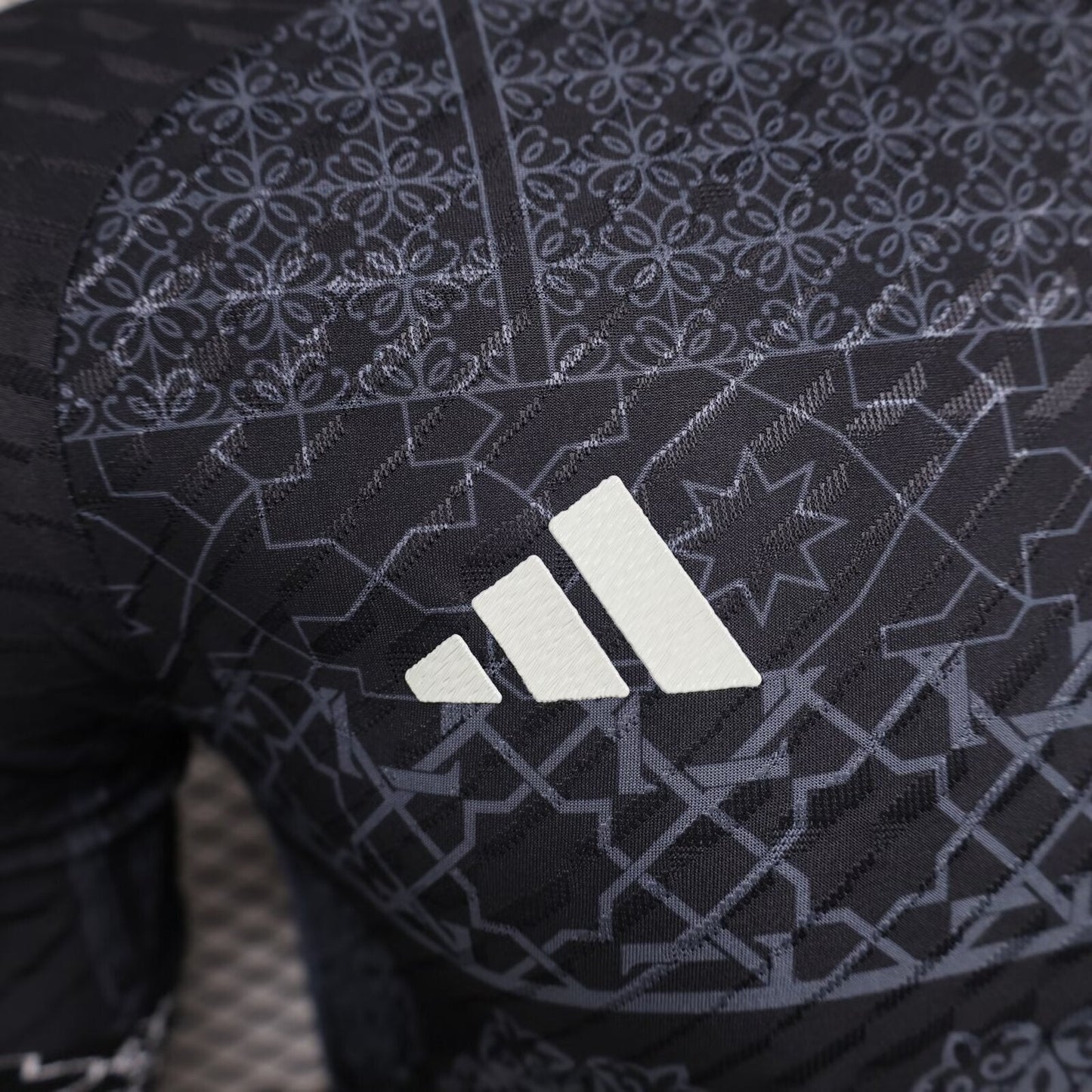 Real Madrid "Mosaic Heritage" Black Edition Special Kit