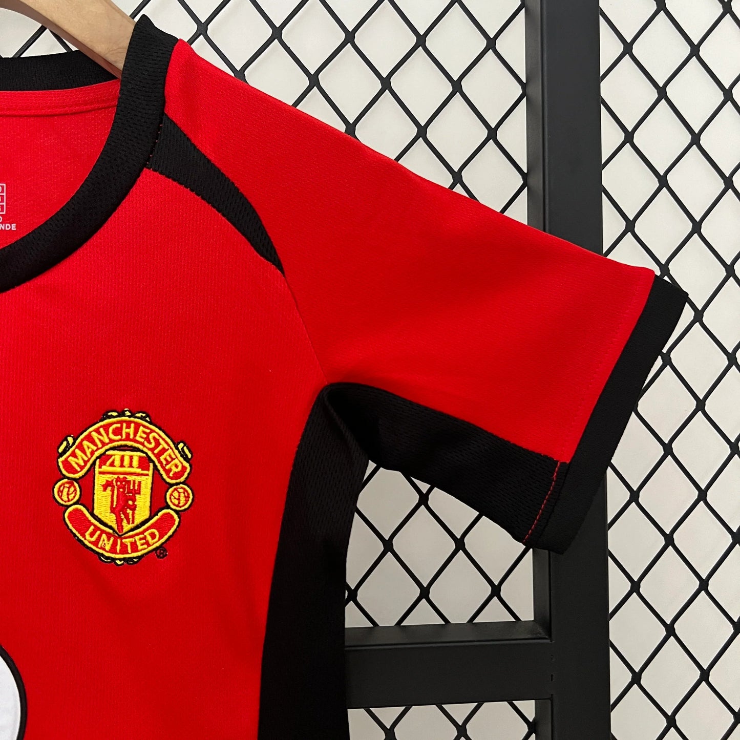 Manchester United Retro 02/04 Kids Home Jersey