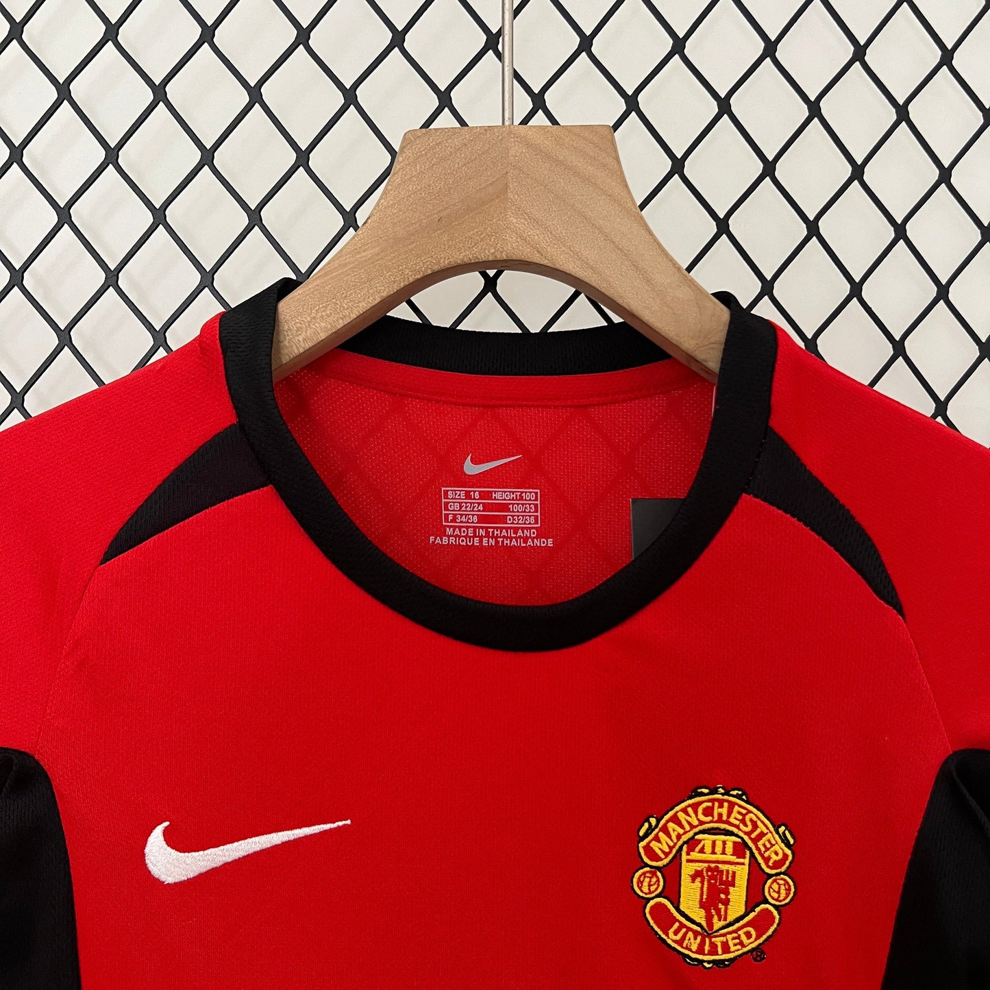 Manchester United Retro 02/04 Kids Home Jersey