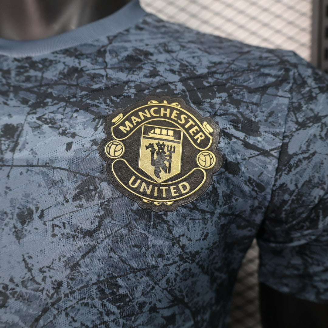 Manchester United "Midnight Thunder" Special Kit