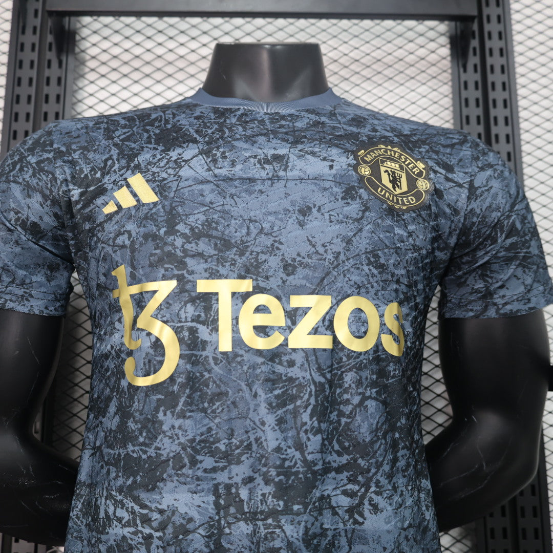 Manchester United "Midnight Thunder" Special Kit