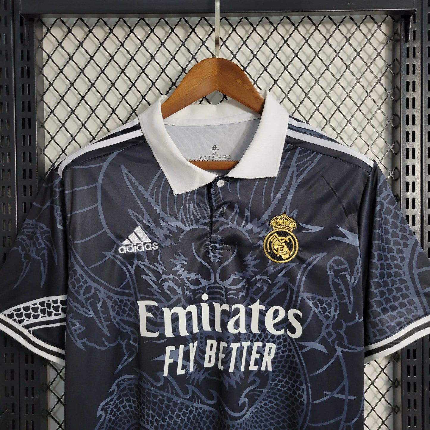 Real Madrid "Dragón Negro" Special Kit