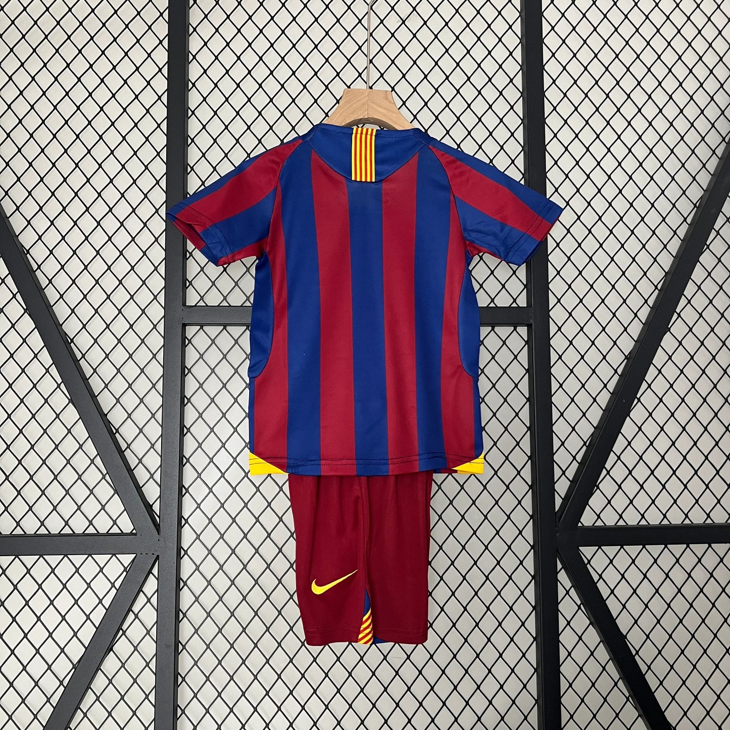 Barcelona 05/06 Home Jersey Kids